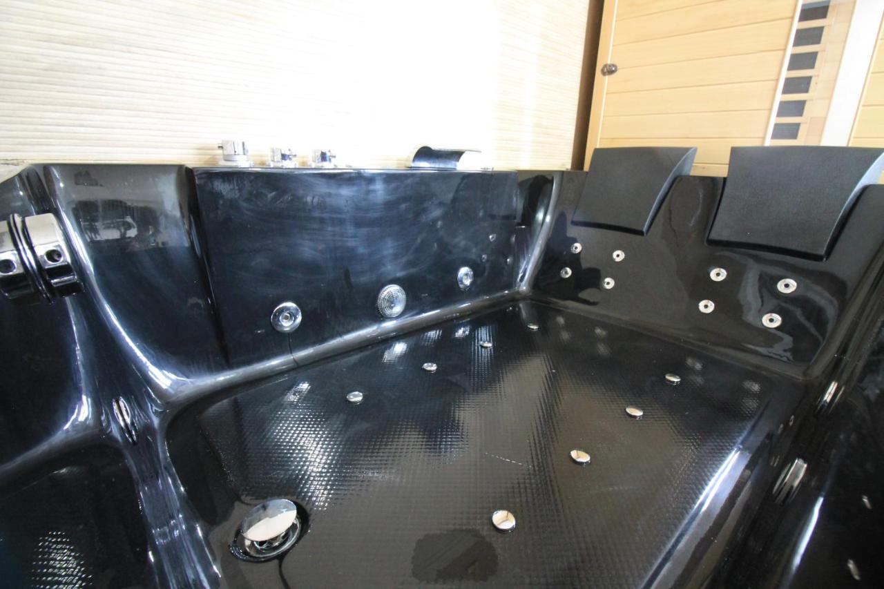 Derniere Reservations Avant Indisponibilite En Septembre Pour 12 Mois, Illimites Jacuzzi Spa Bain A Remous Interieur, Sauna Interieur, Parking Reserve, Vue Et Acces Parc, Prestations Uniques, 1Er Etage Corbeil-Essonnes Exterior foto