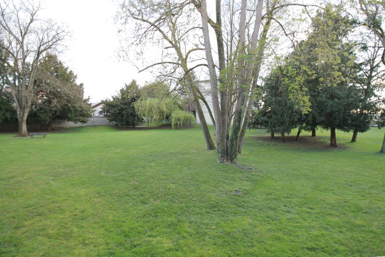 Derniere Reservations Avant Indisponibilite En Septembre Pour 12 Mois, Illimites Jacuzzi Spa Bain A Remous Interieur, Sauna Interieur, Parking Reserve, Vue Et Acces Parc, Prestations Uniques, 1Er Etage Corbeil-Essonnes Exterior foto